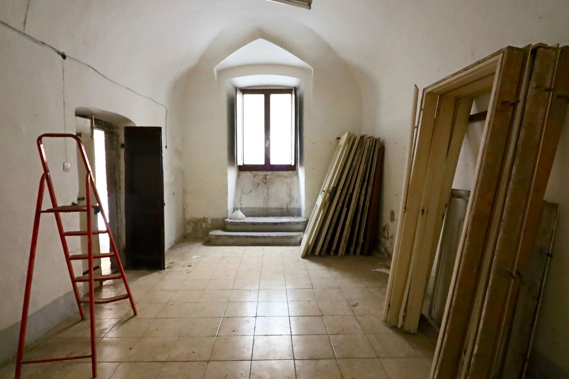 1 locale in vendita a Vetralla