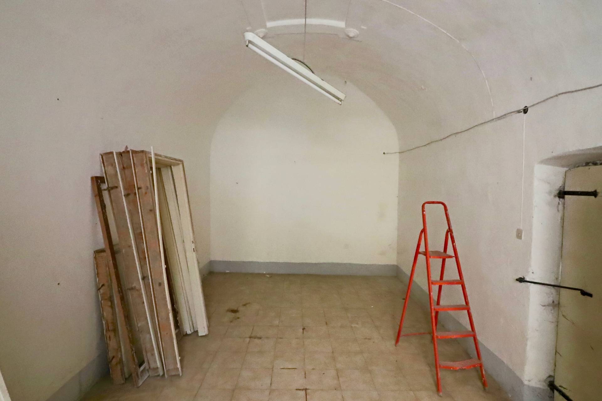 1 locale in vendita a Vetralla