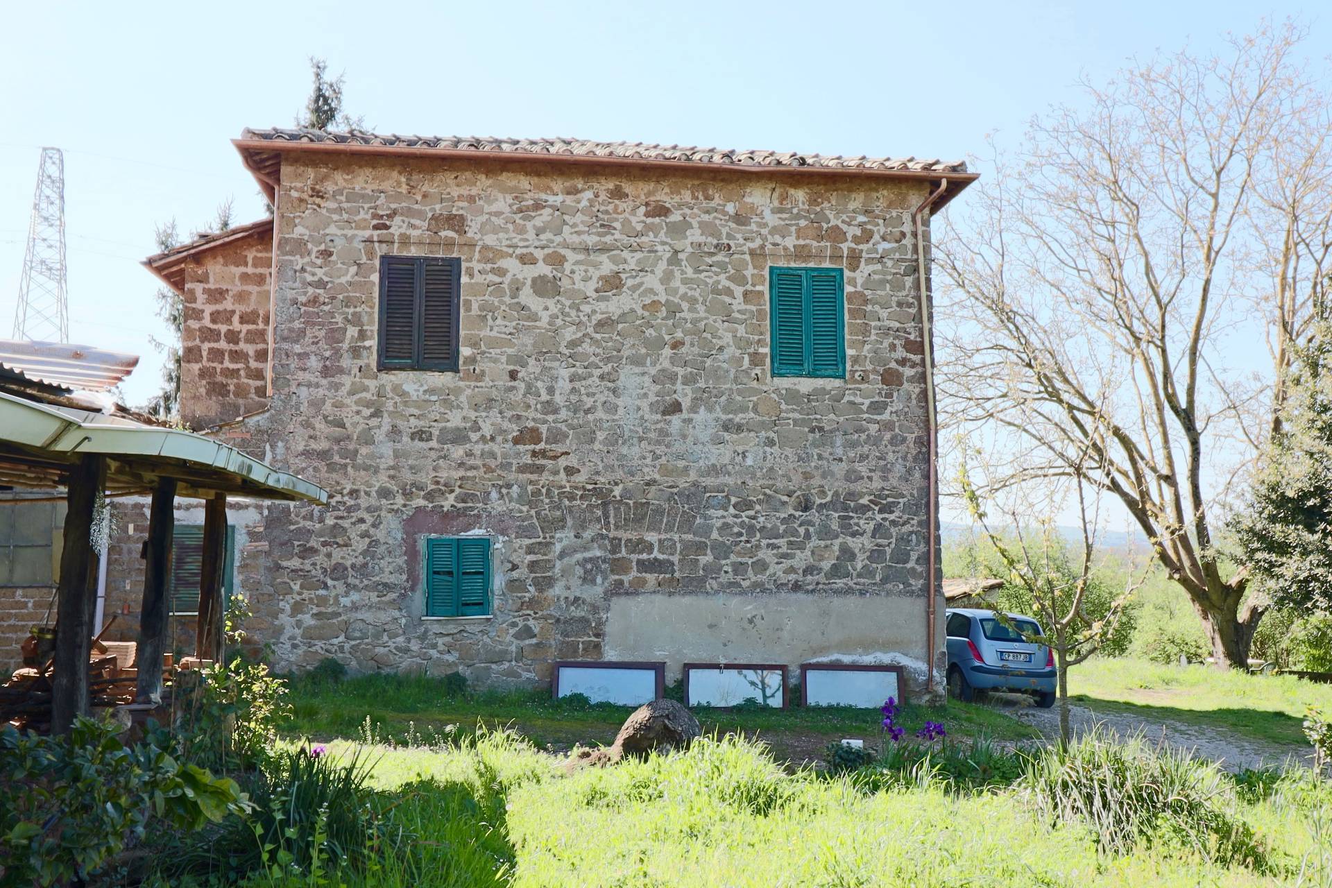 Rustico/Casale/Corte in vendita a Capranica