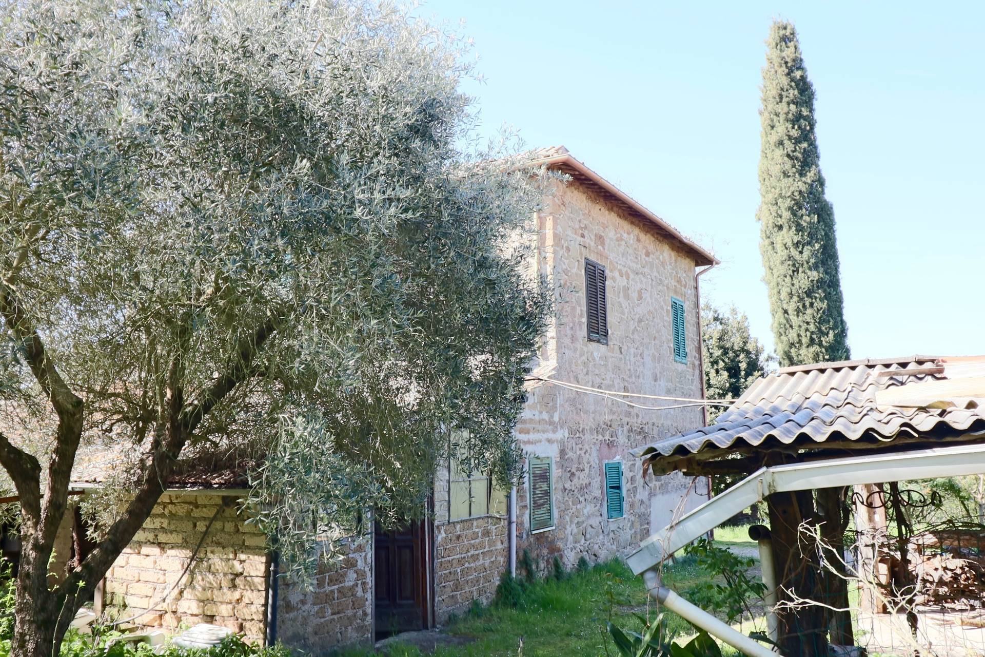 Rustico/Casale/Corte in vendita a Capranica