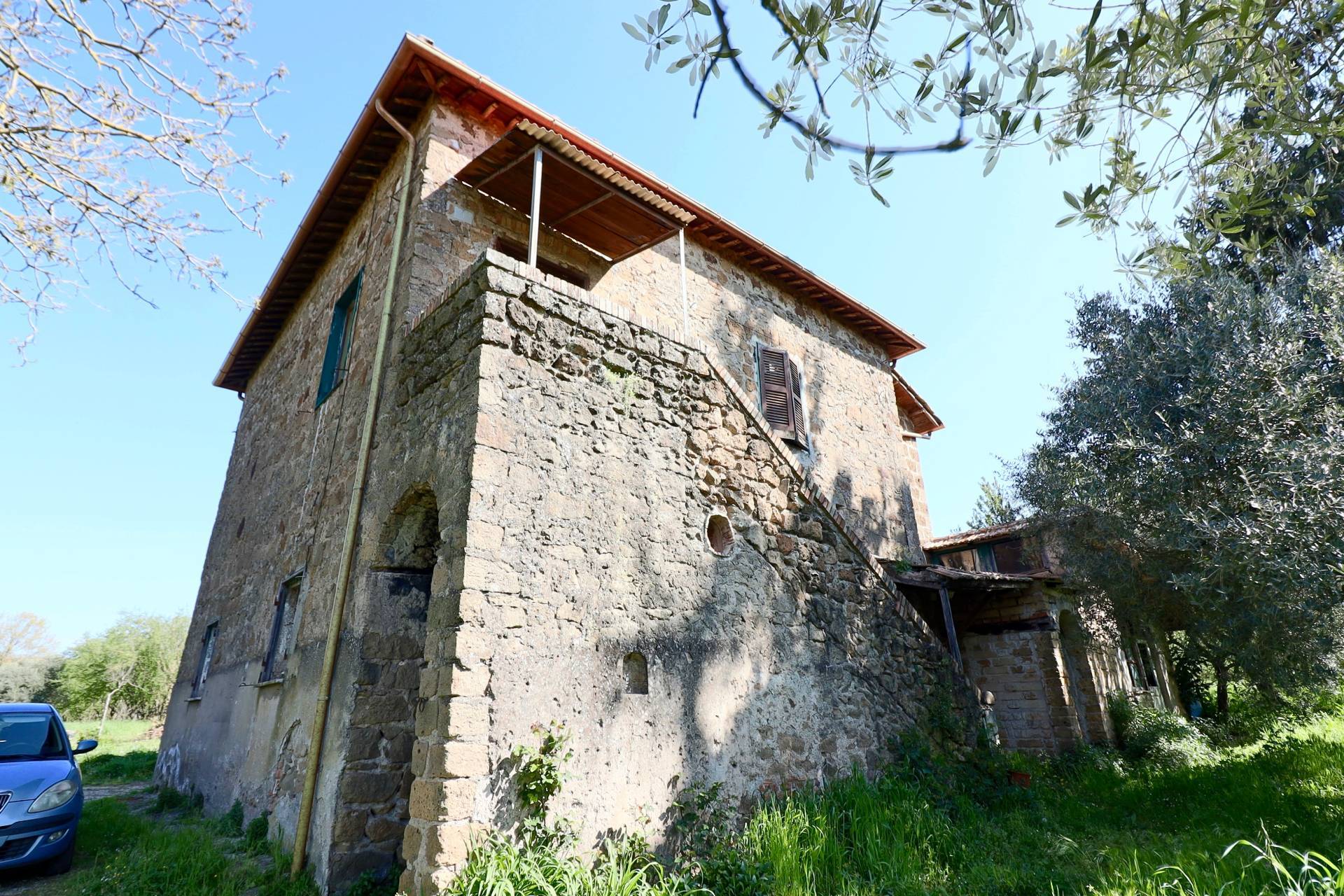 Rustico/Casale/Corte in vendita a Capranica