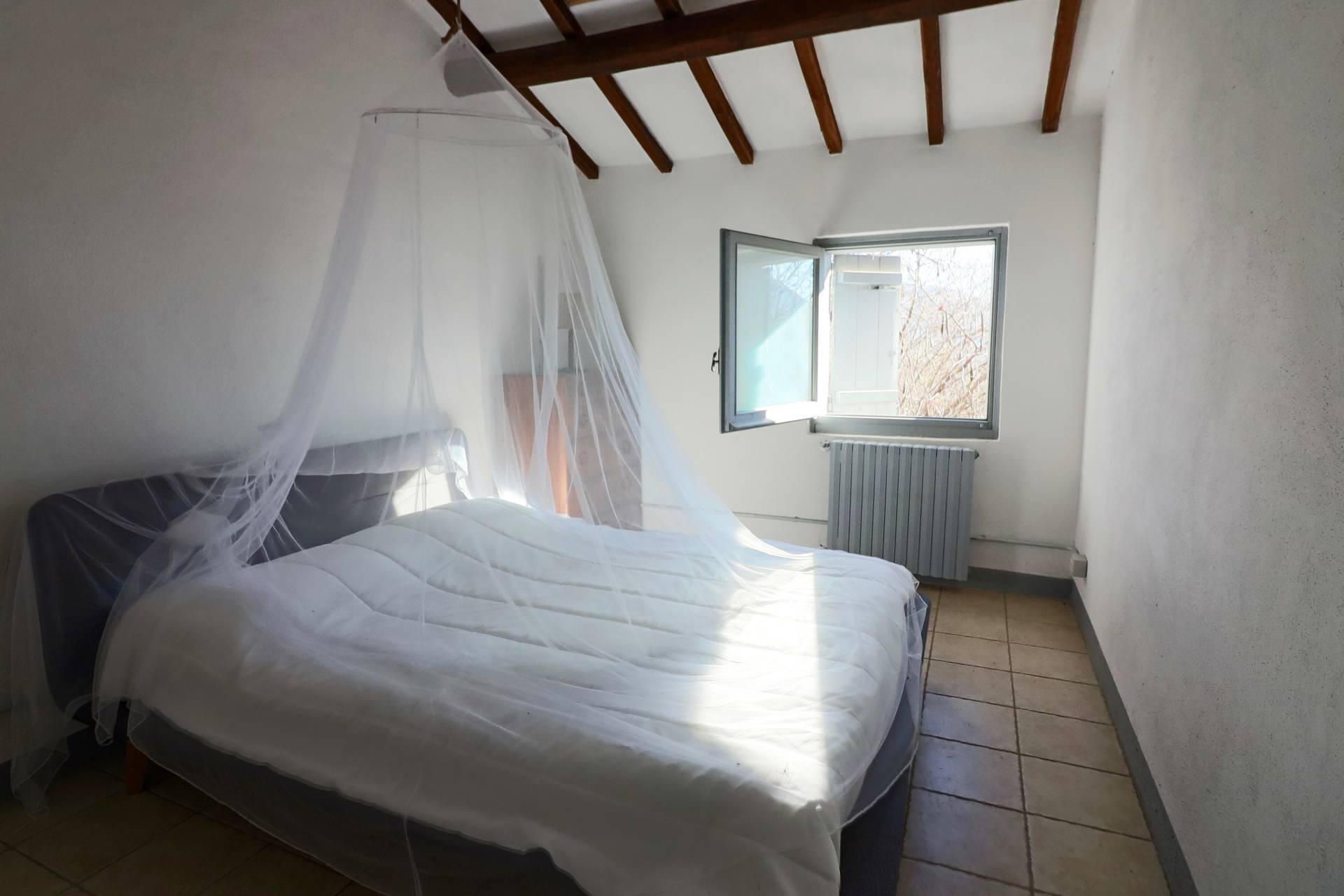 Rustico/Casale/Corte in vendita a Caprarola, Localit Fogliano