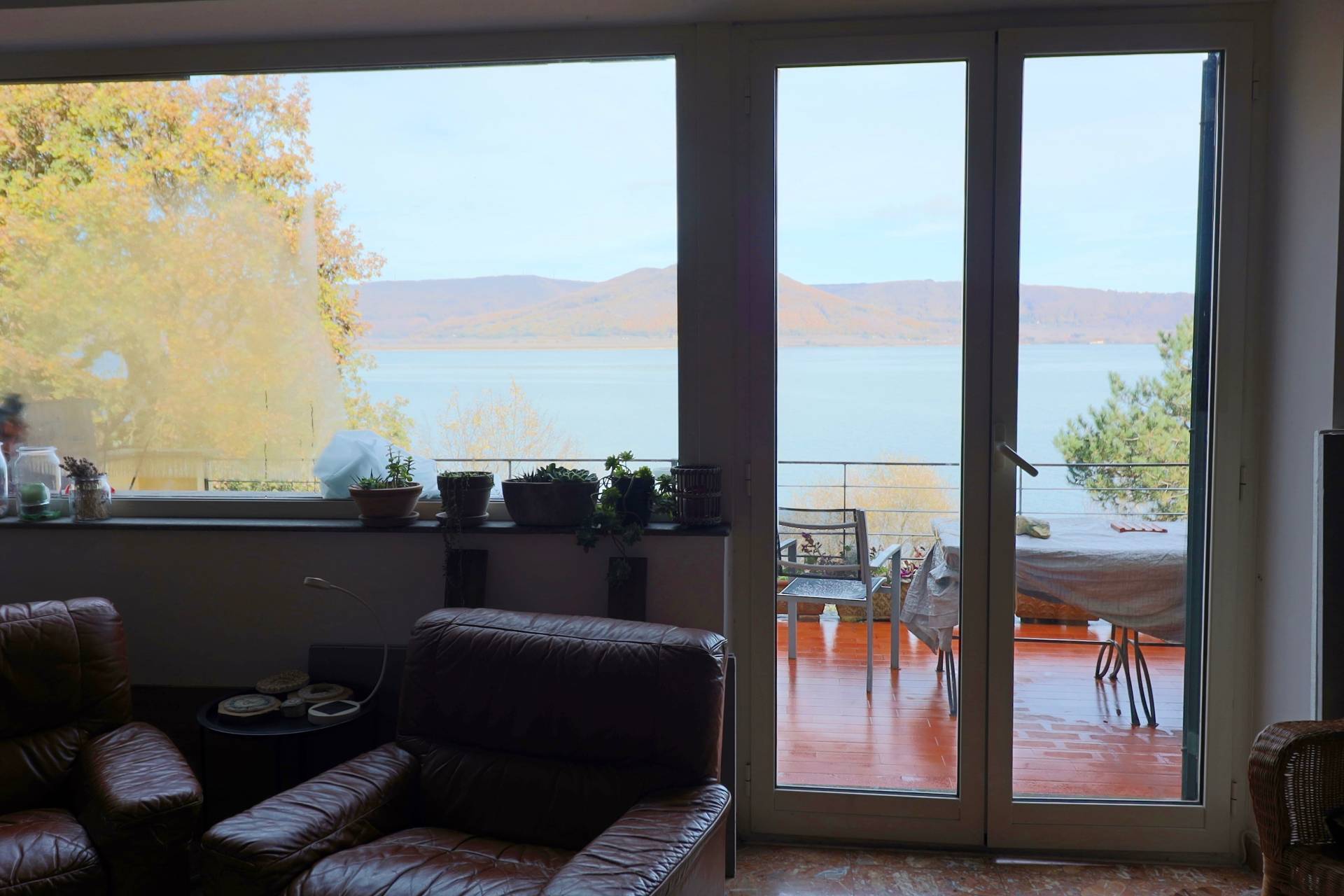 Villa in vendita a Ronciglione, Lago di Vico