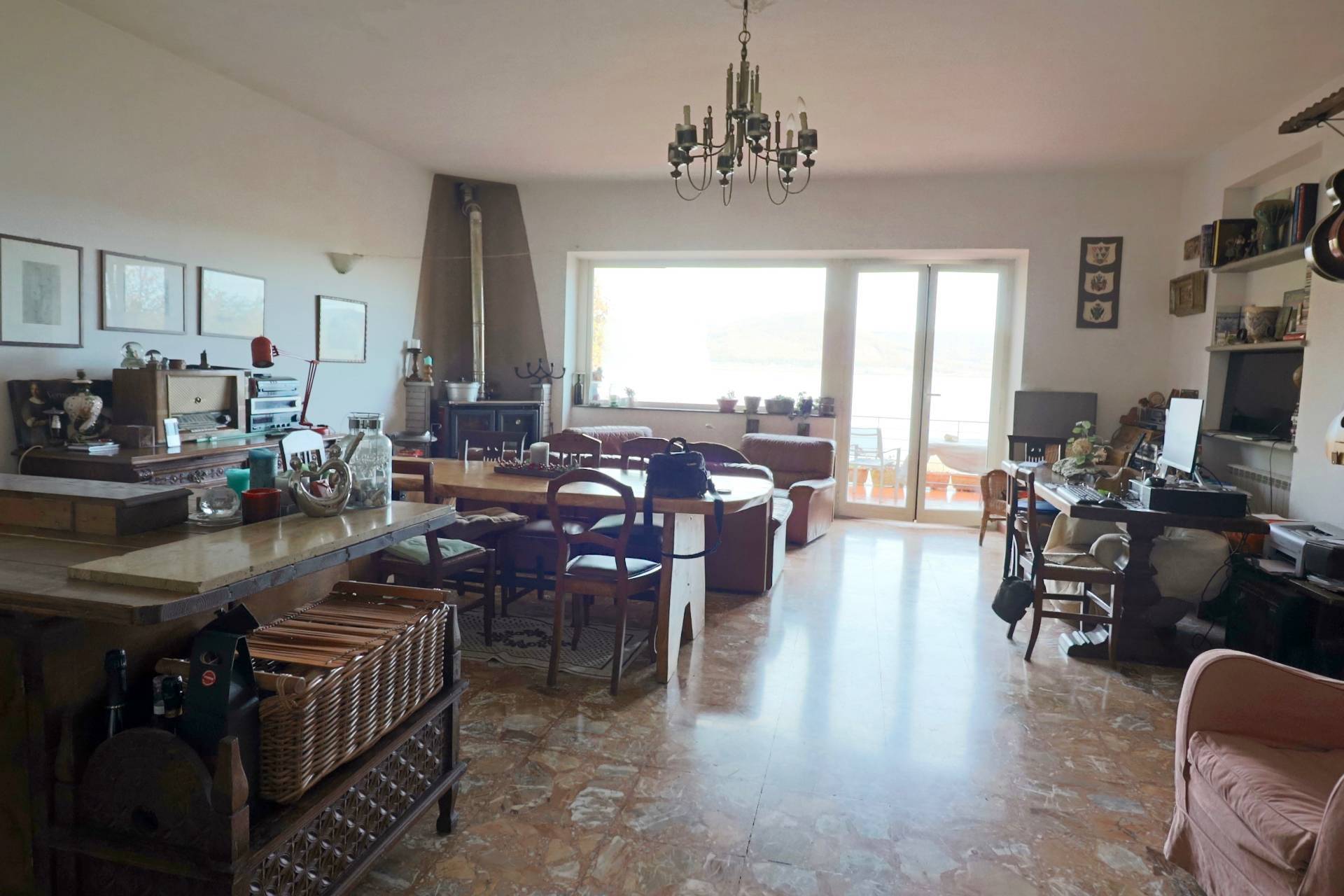 Villa in vendita a Ronciglione, Lago di Vico