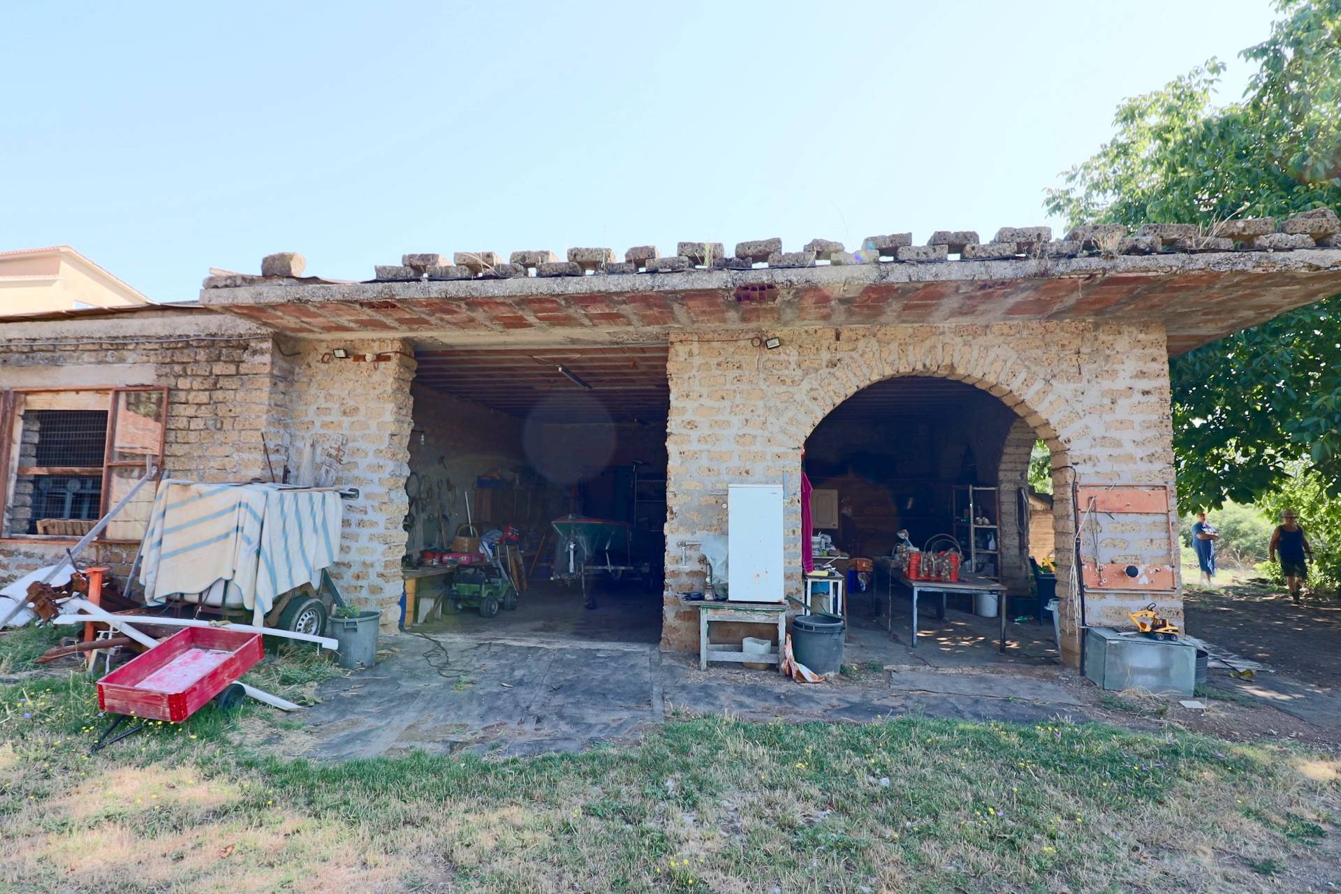 Stabile in vendita a Vetralla, Giardino