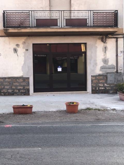 Locale commerciale in affitto a Vetralla