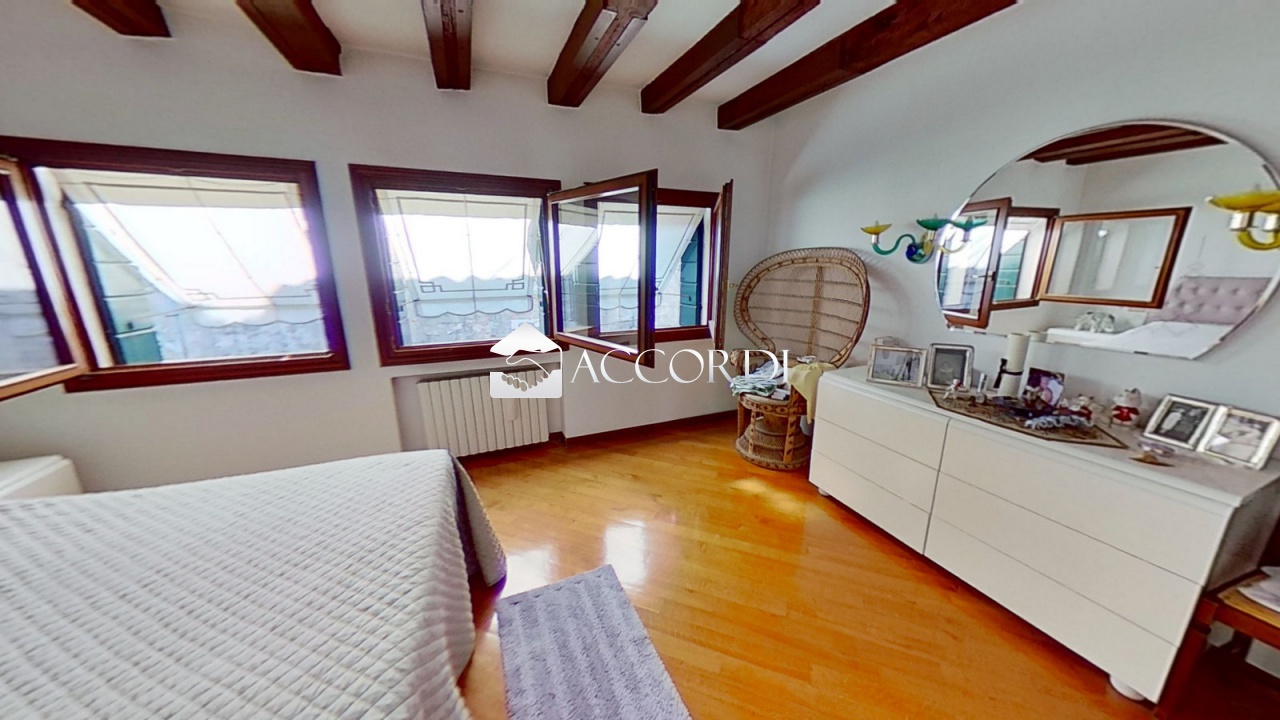 Quadrilocale con terrazzo a Venezia