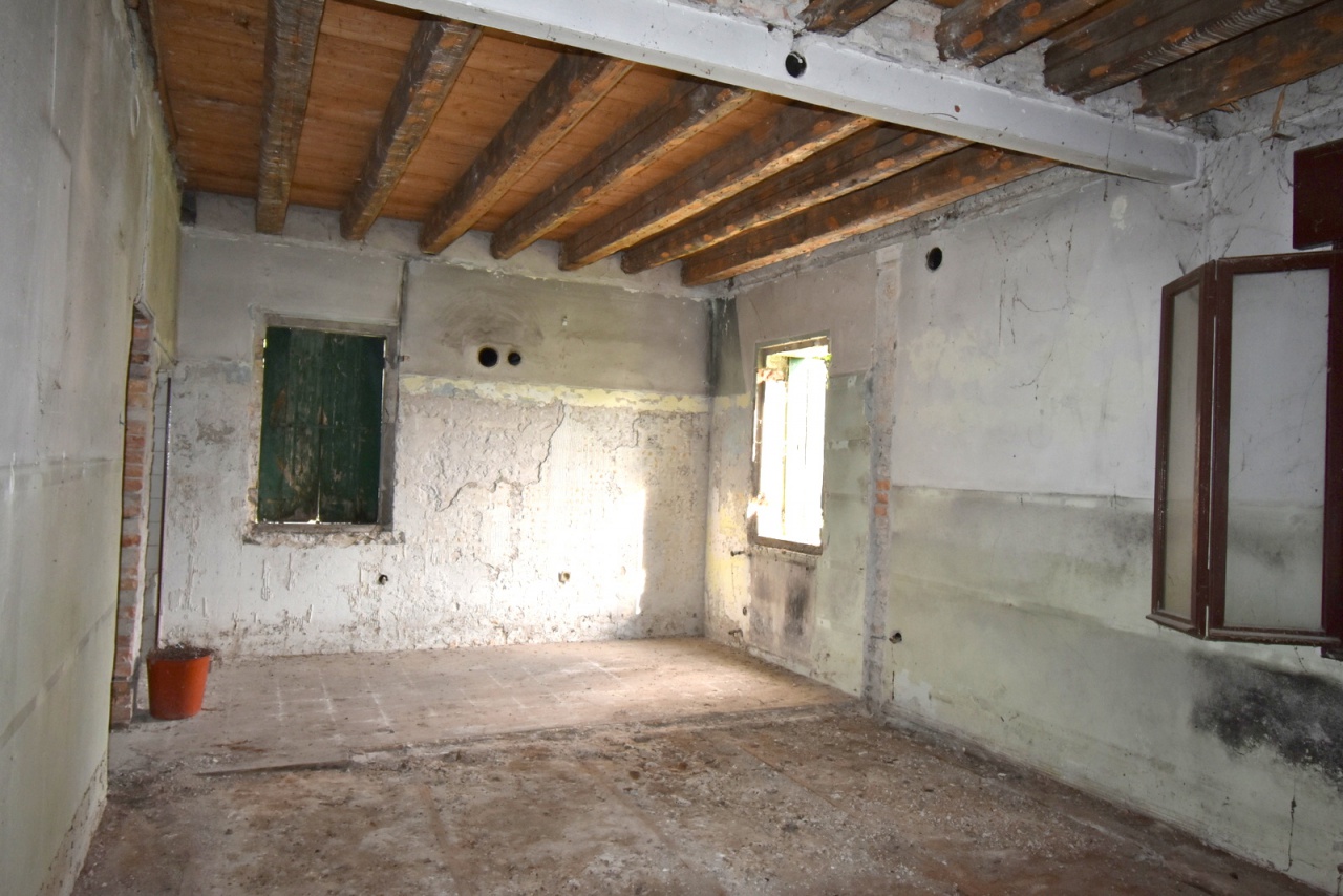 Rustico con giardino a Vazzola