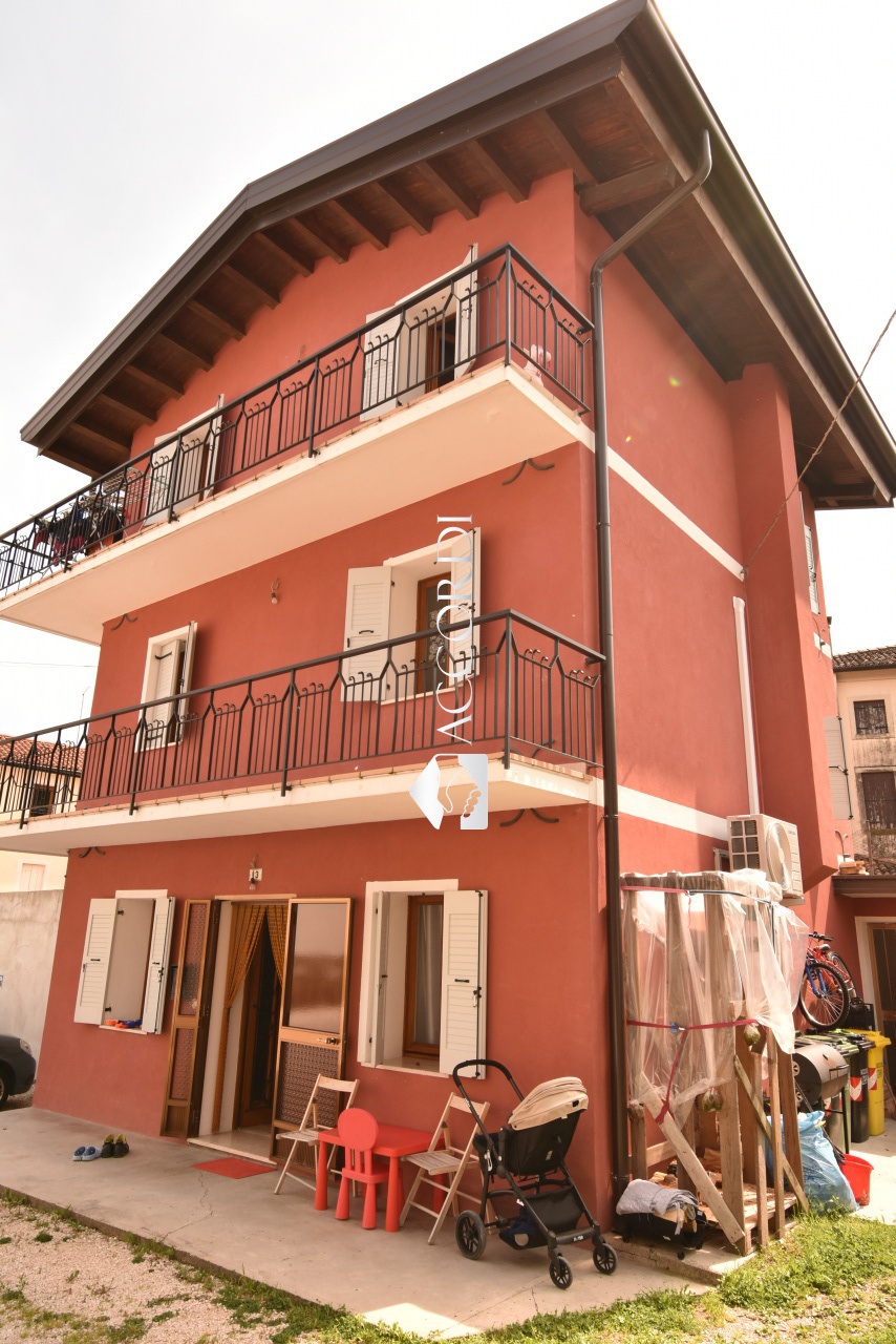 Casa indipendente con terrazzo a Sarmede