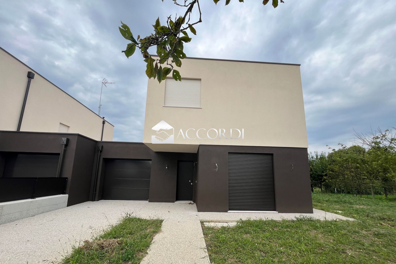 Casa indipendente con giardino a Gaiarine