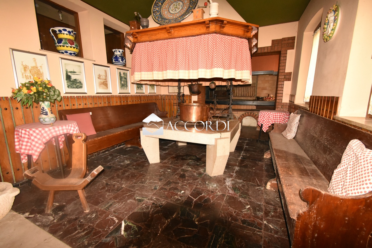 Attivit� commerciale in vendita a Moruzzo