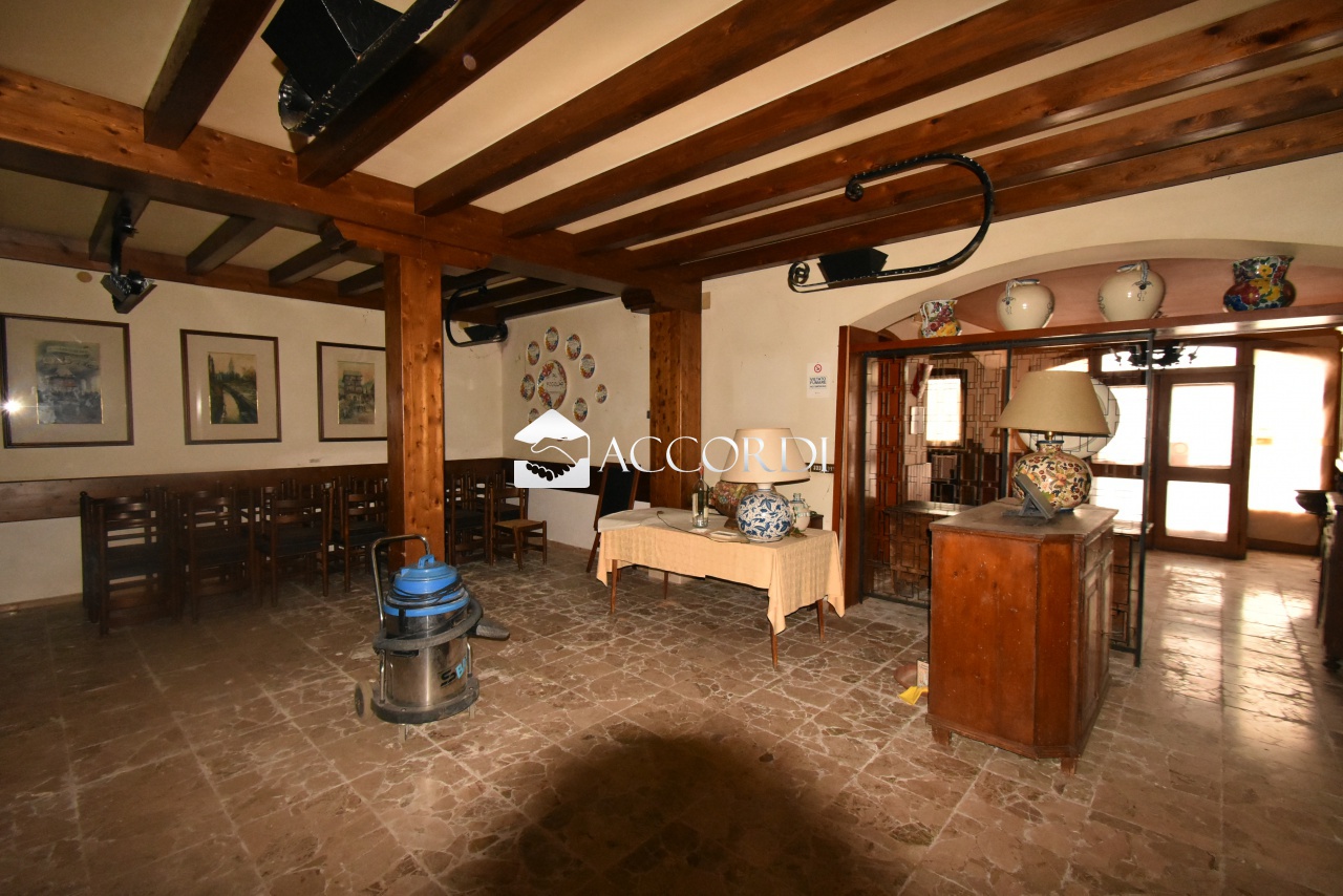 Attivit� commerciale in vendita a Moruzzo