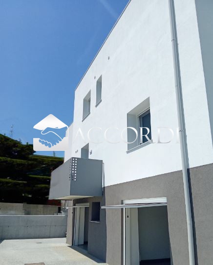 Trilocale con terrazzo a Colle Umberto