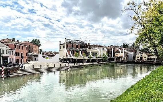 Attivit commerciale in vendita a Dolo