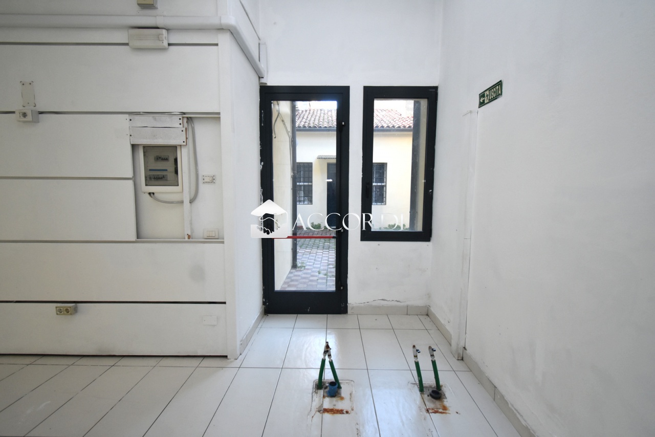 Locale commerciale in affitto a Vittorio Veneto