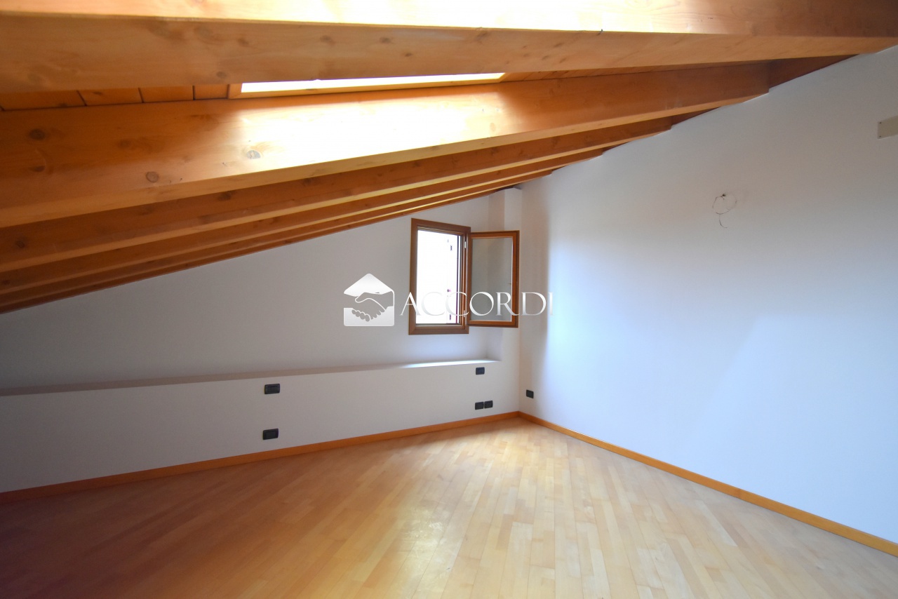 Trilocale con terrazzo a Spresiano