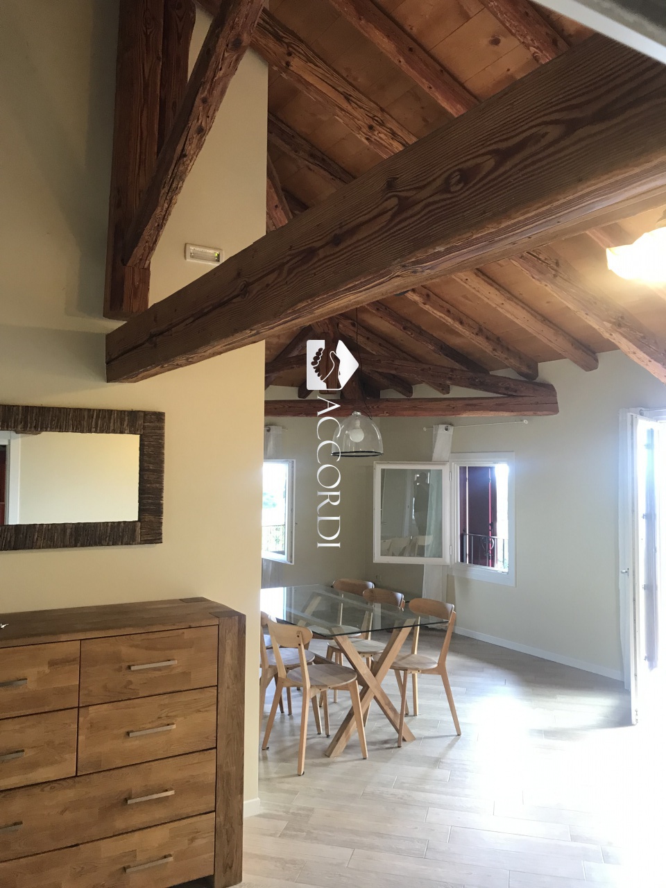 Trilocale arredato in affitto a Conegliano