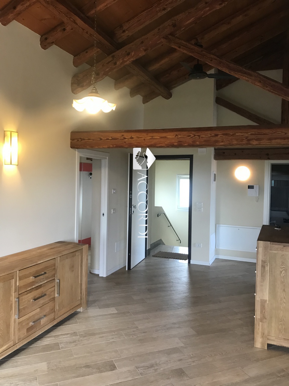 Trilocale arredato in affitto a Conegliano