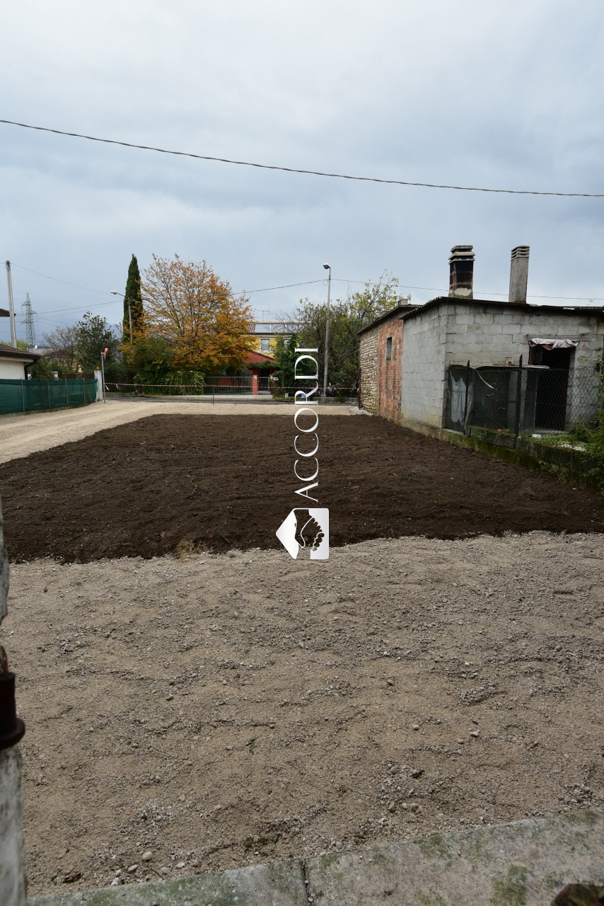 Rustico con giardino a Pieve di Soligo