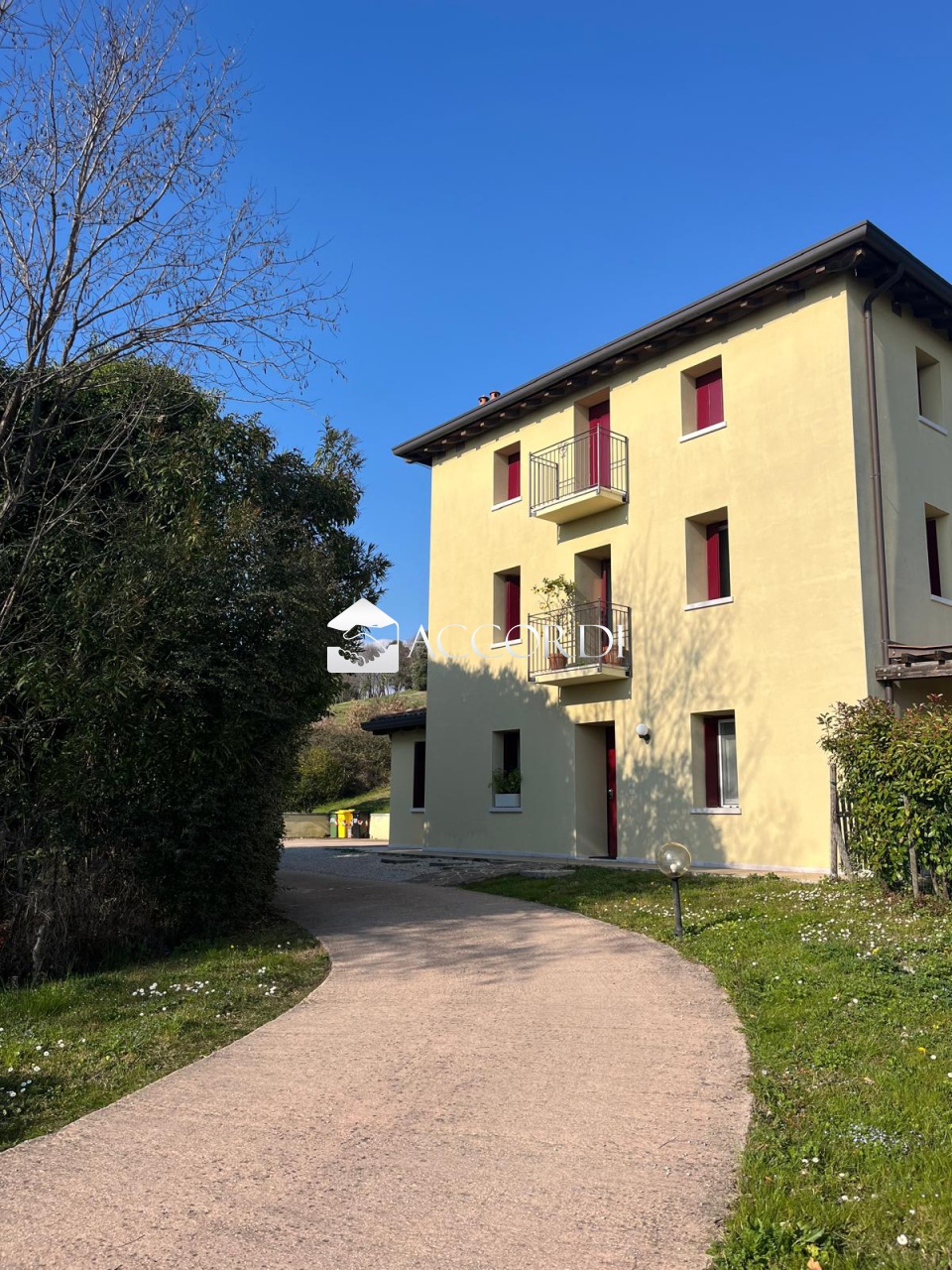 Trilocale arredato in affitto a Conegliano