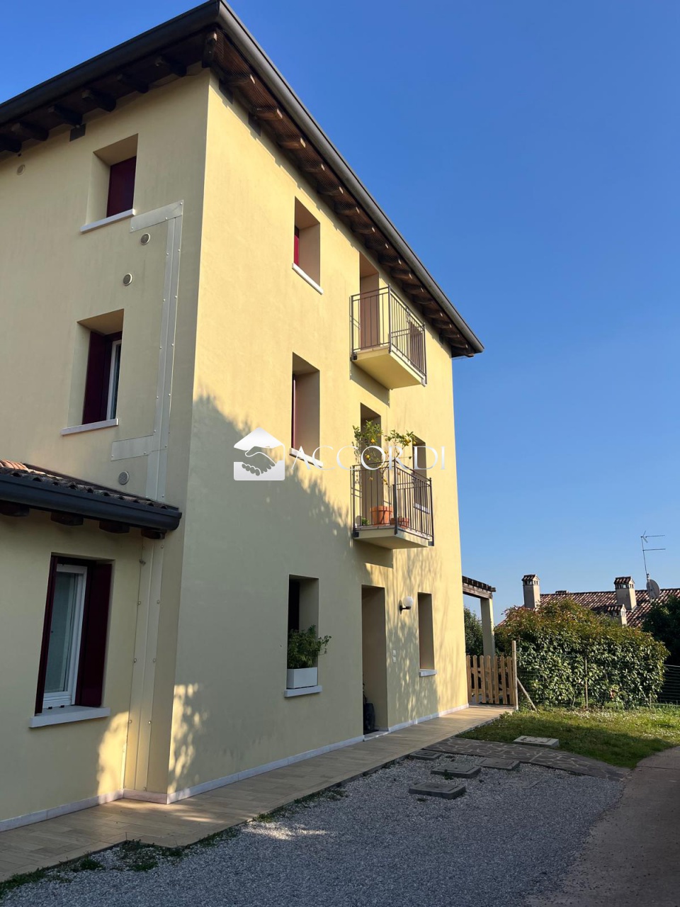 Trilocale arredato in affitto a Conegliano