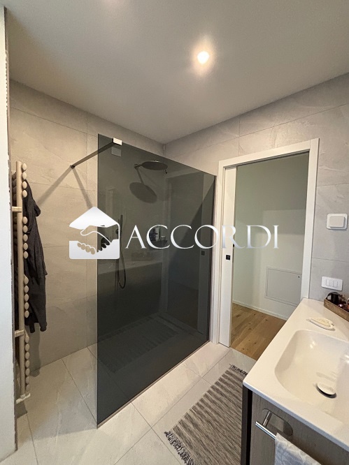 Casa indipendente con giardino a Codogn�