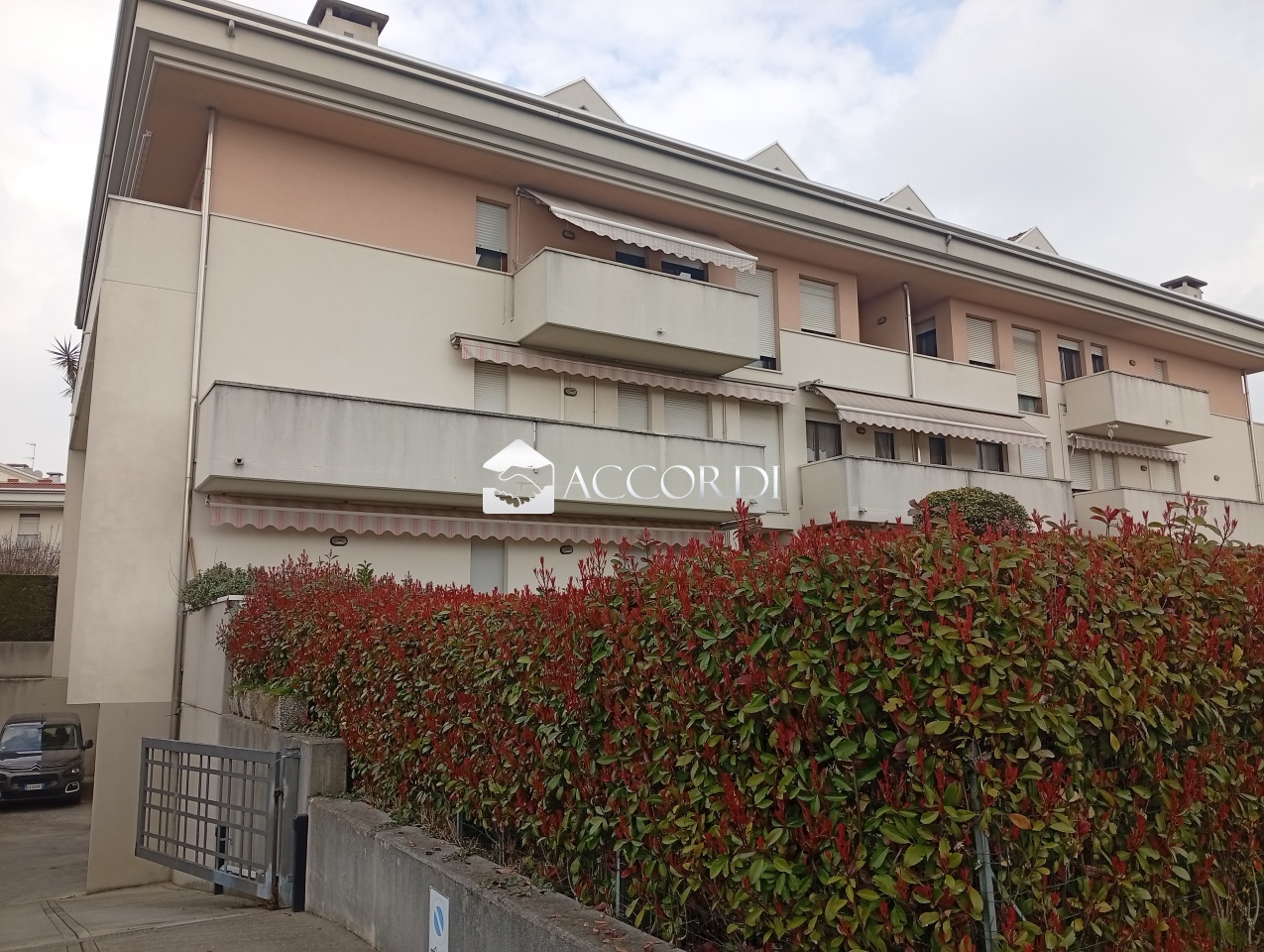 Trilocale con terrazzo a Abano Terme