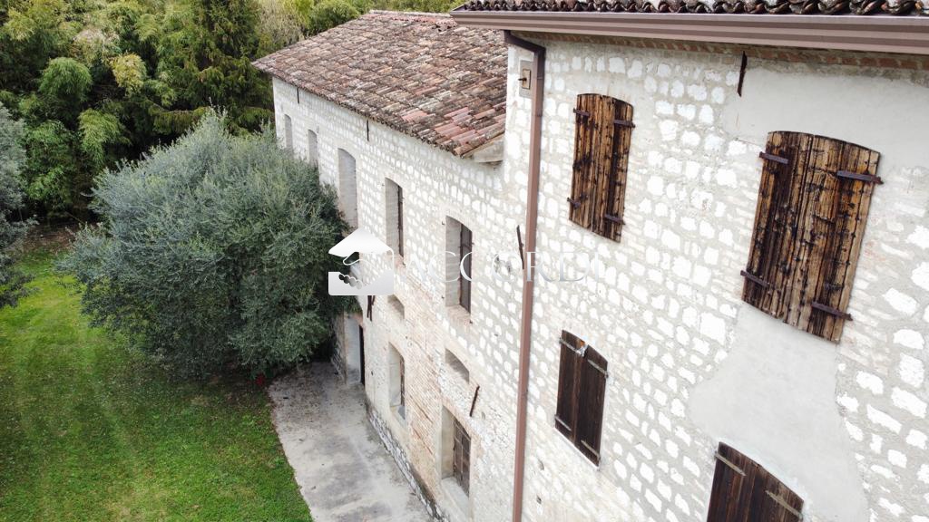 Rustico con giardino a Cordignano