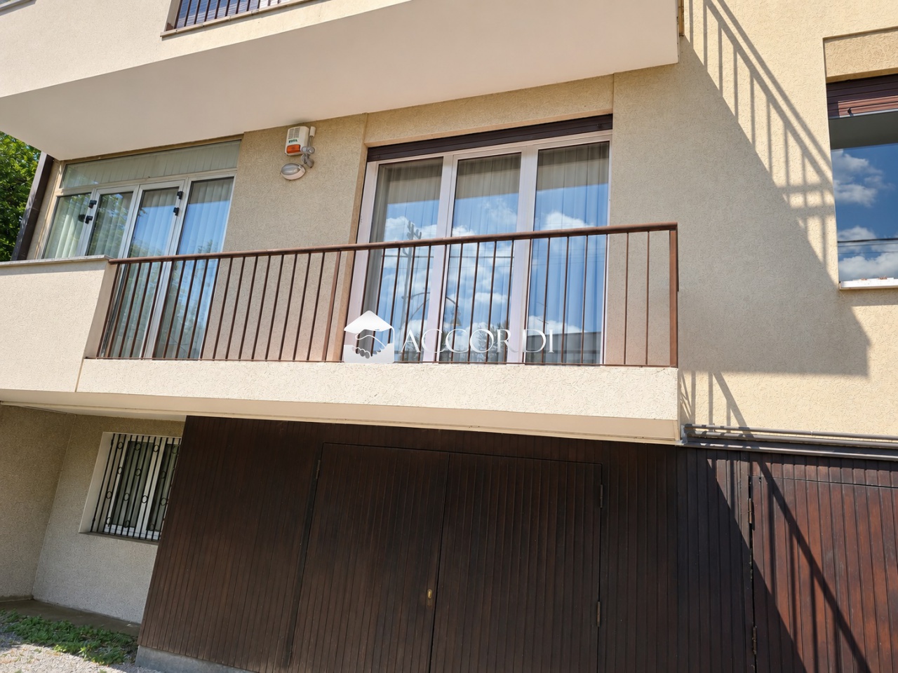 Trilocale con box a Padova