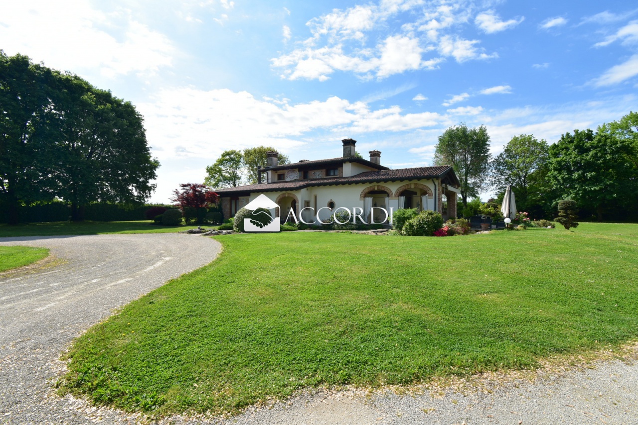 Villa con giardino a Moriago della Battaglia