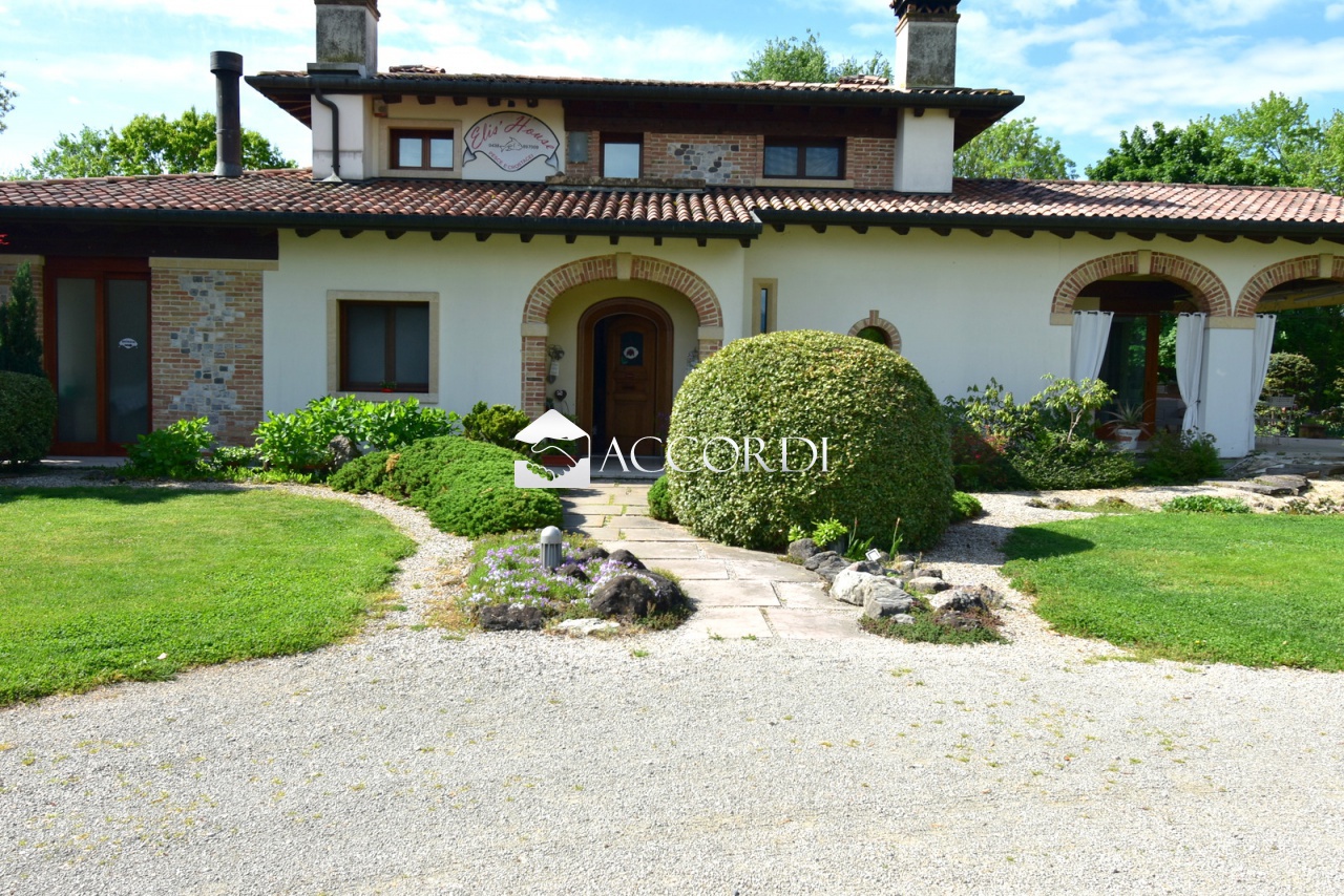Villa con giardino a Moriago della Battaglia