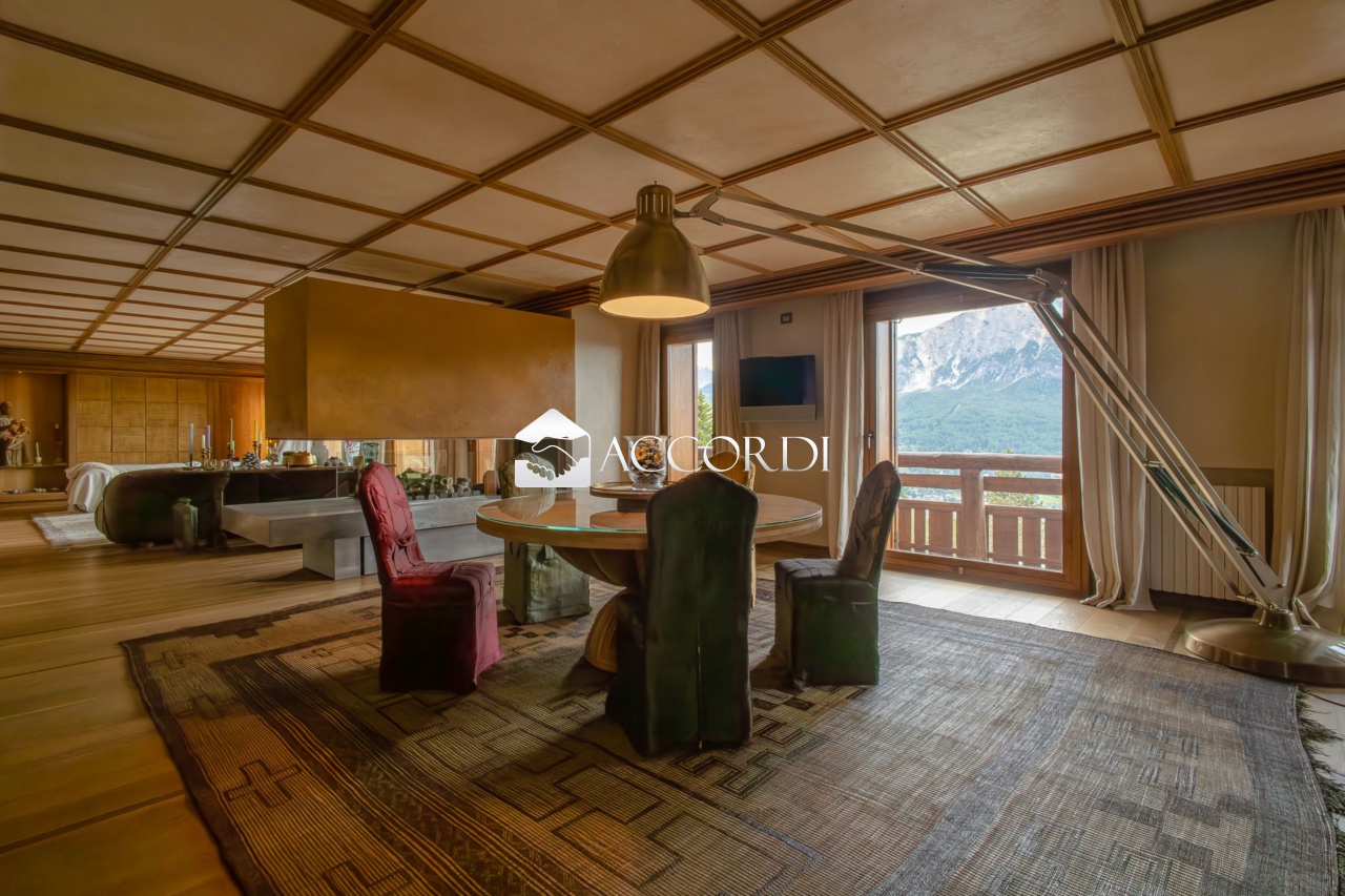Villa con giardino a Cortina d'Ampezzo