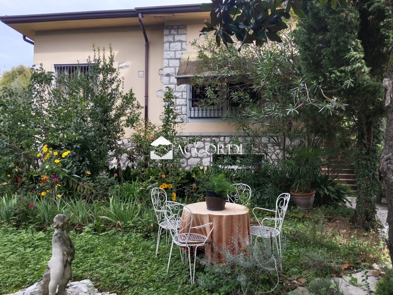 Casa indipendente con giardino a Conegliano
