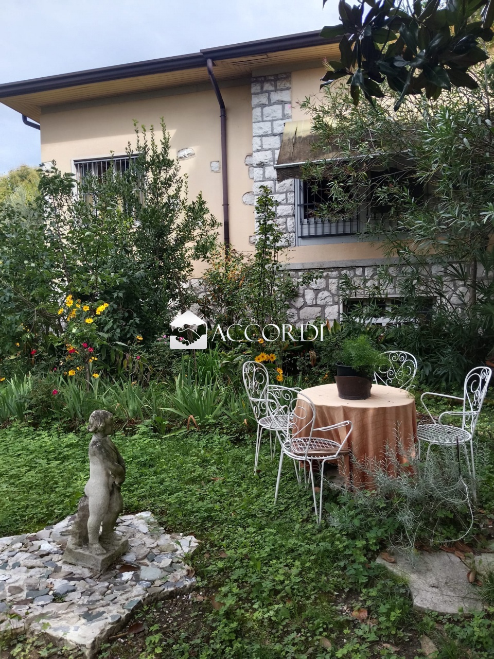 Casa indipendente con giardino a Conegliano