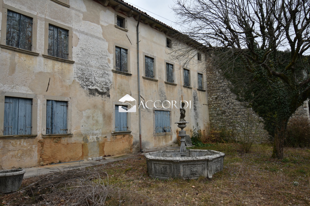 Casa indipendente da ristrutturare a Follina