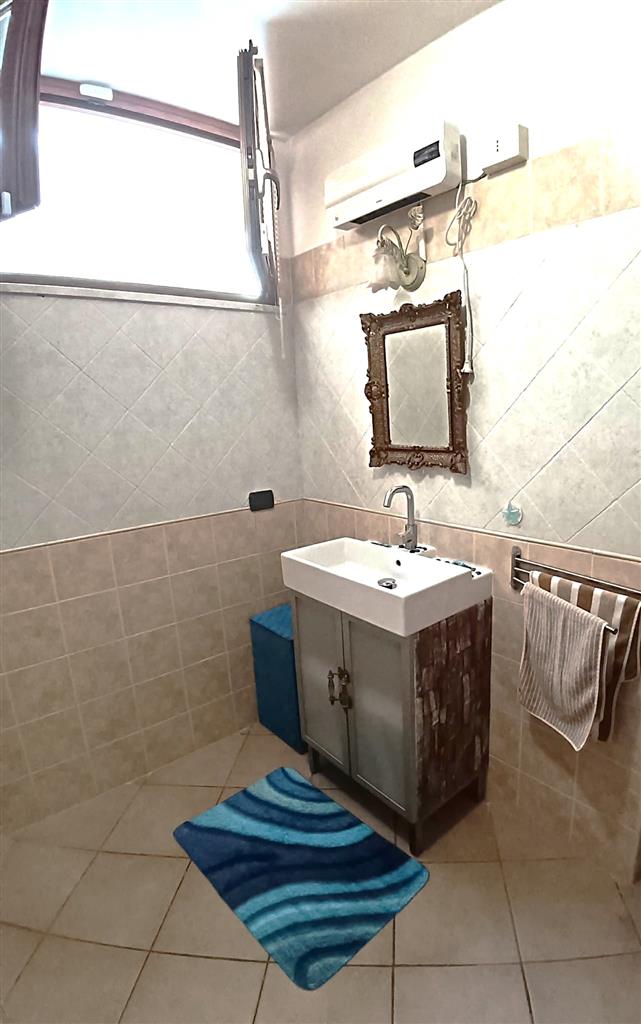 Appartamento ristrutturato in via del divino amore, Marino