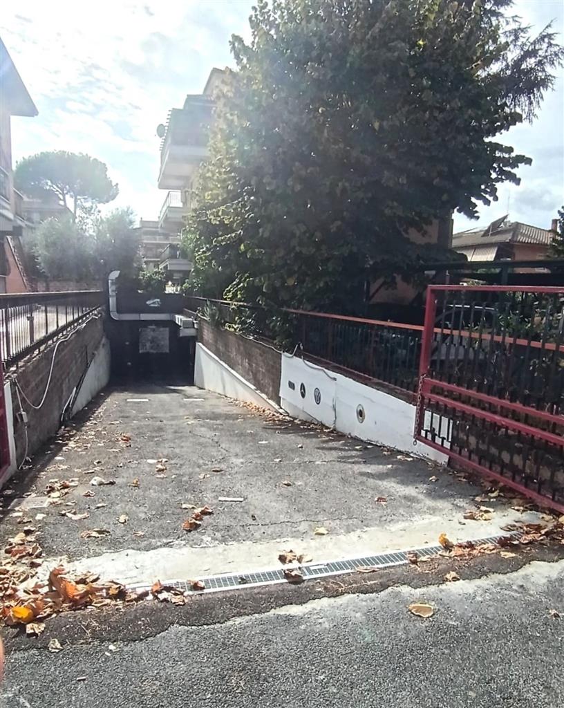 Negozio in affitto in via casale santarelli 16, Roma