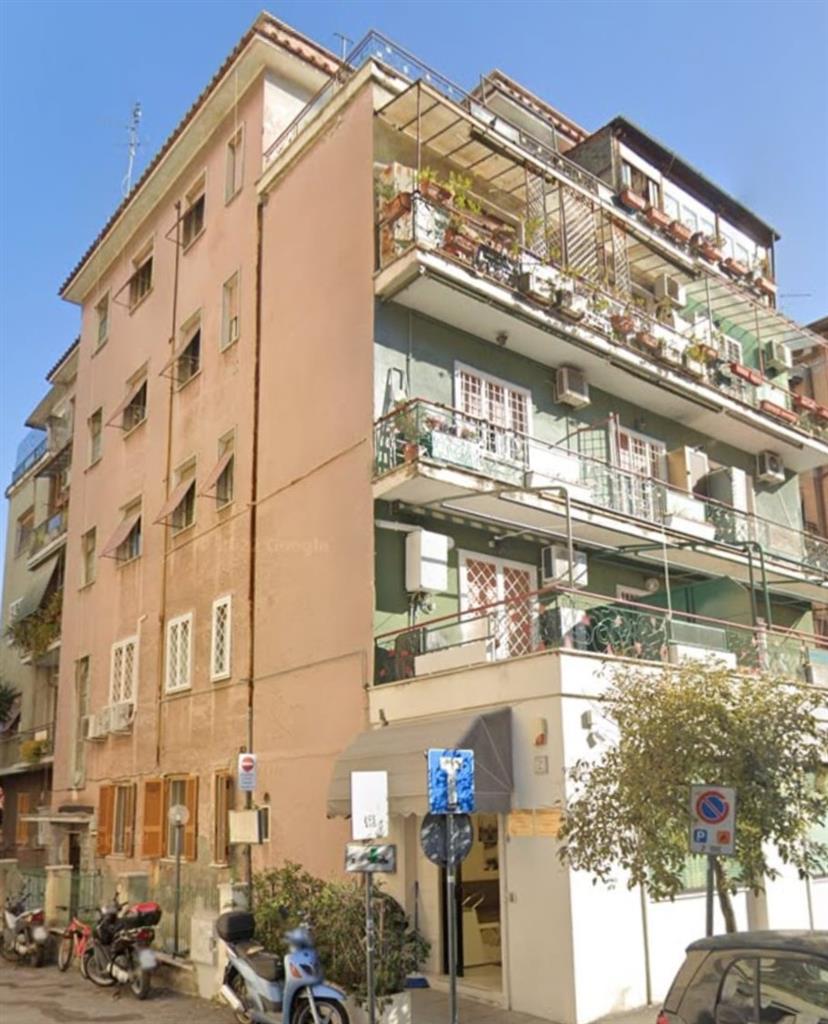 Stanza Singola ristrutturata in via delle vitalbe 4, Roma