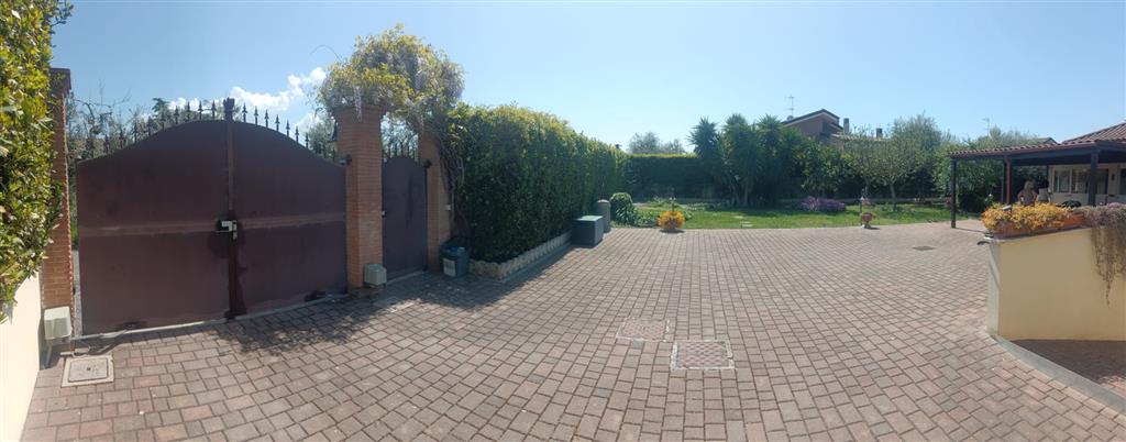 Appartamento ristrutturato in via del divino amore, Marino