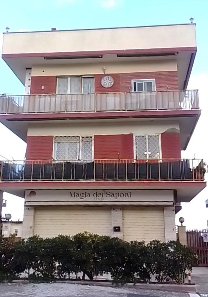Appartamento ristrutturato in lungomare delle sirene 98, Pomezia