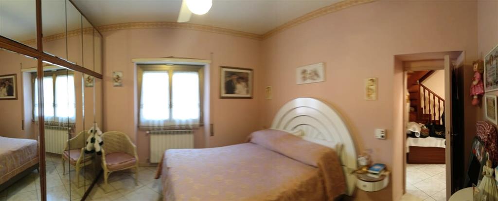 Appartamento con giardino in via appia nuova 1248, Roma