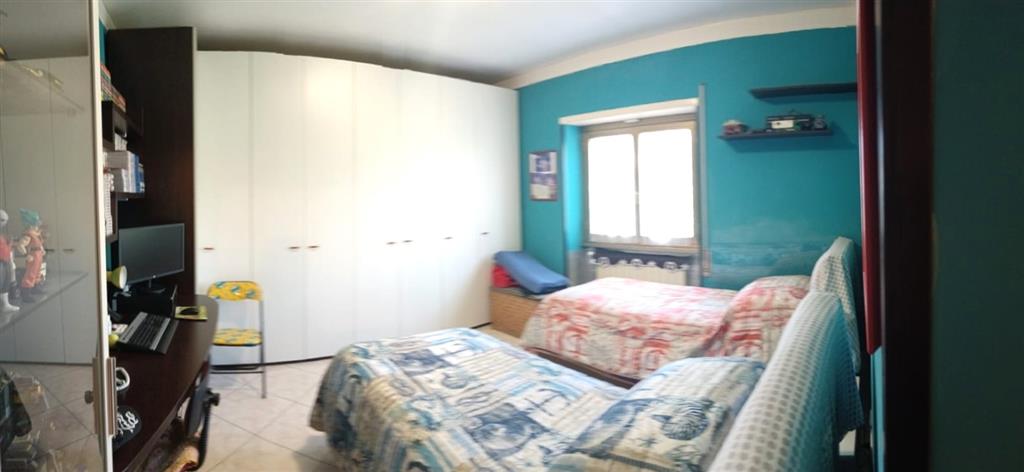 Appartamento con giardino in via appia nuova 1248, Roma