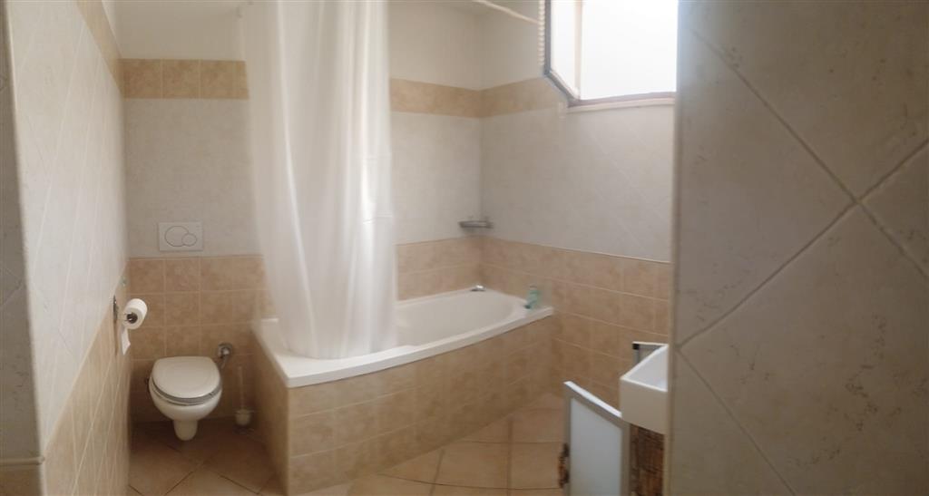 Appartamento ristrutturato in via del divino amore, Marino