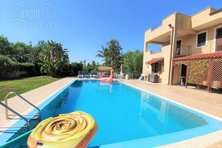 Villa con giardino, Siracusa tremilia