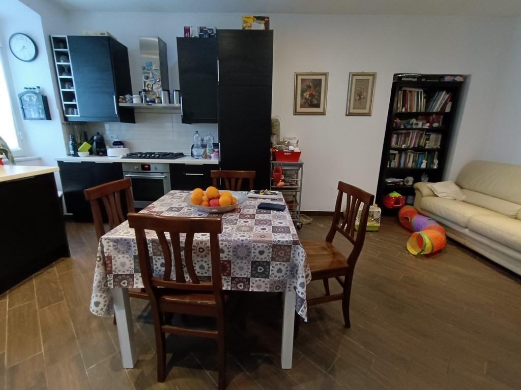 Trilocale in vendita, Carrara centro