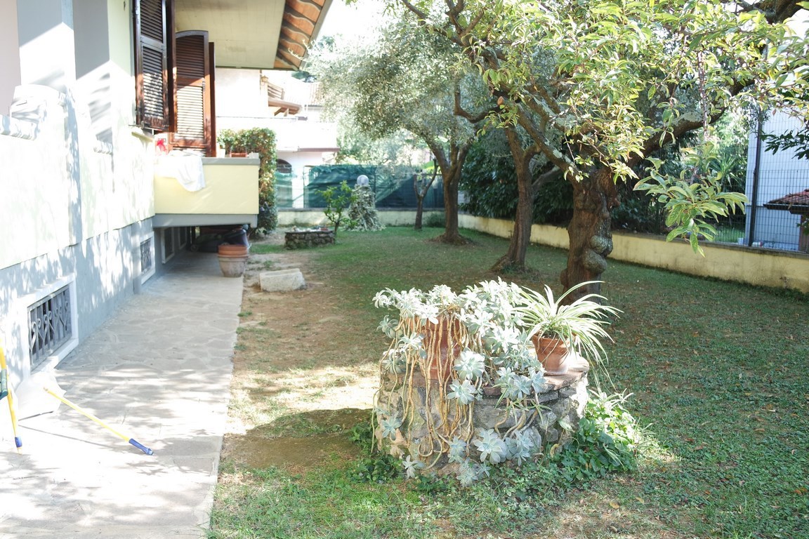 Casa indipendente con giardino, Carrara fossone