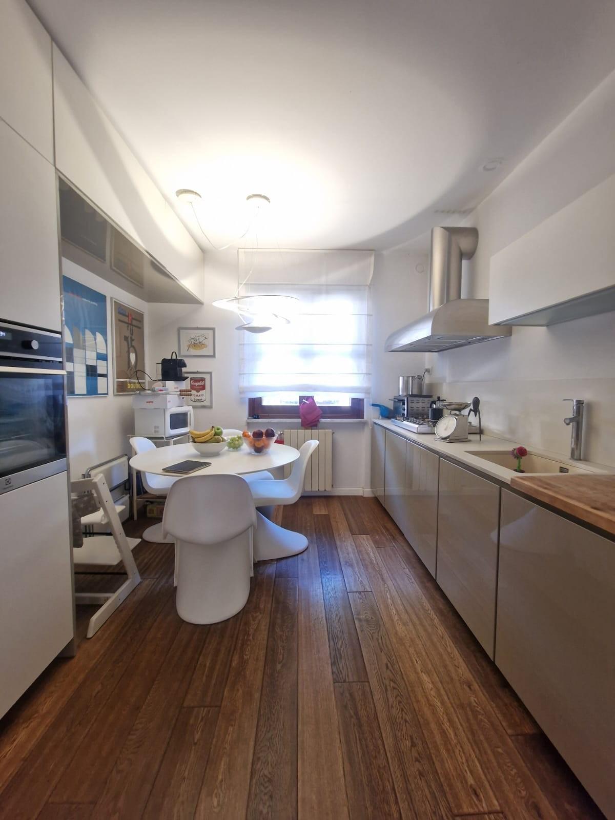 Villa con giardino, Carrara avenza