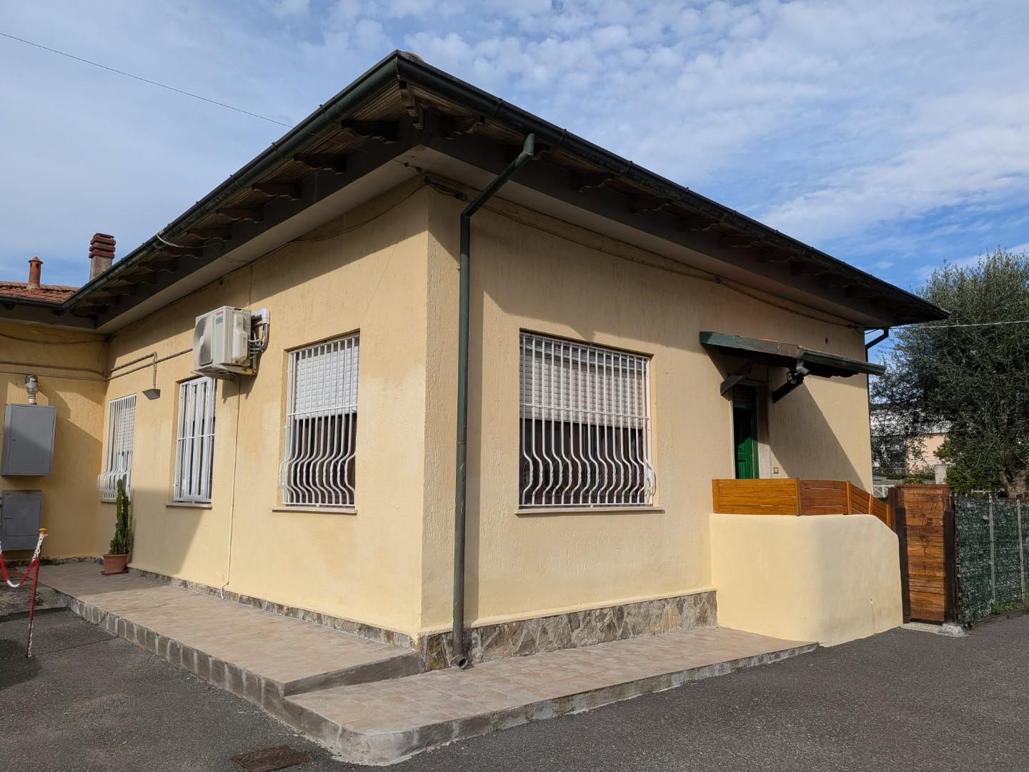 Casa indipendente in vendita, Carrara marina di