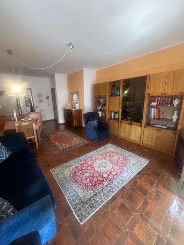 Appartamento con terrazzi, Carrara marina di