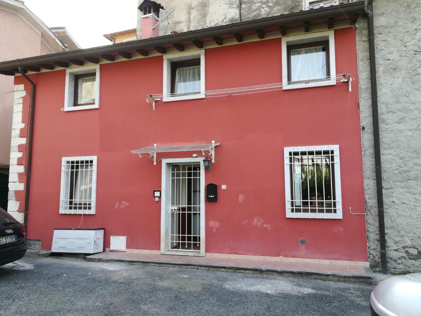 Casa indipendente in affitto, Carrara ficola